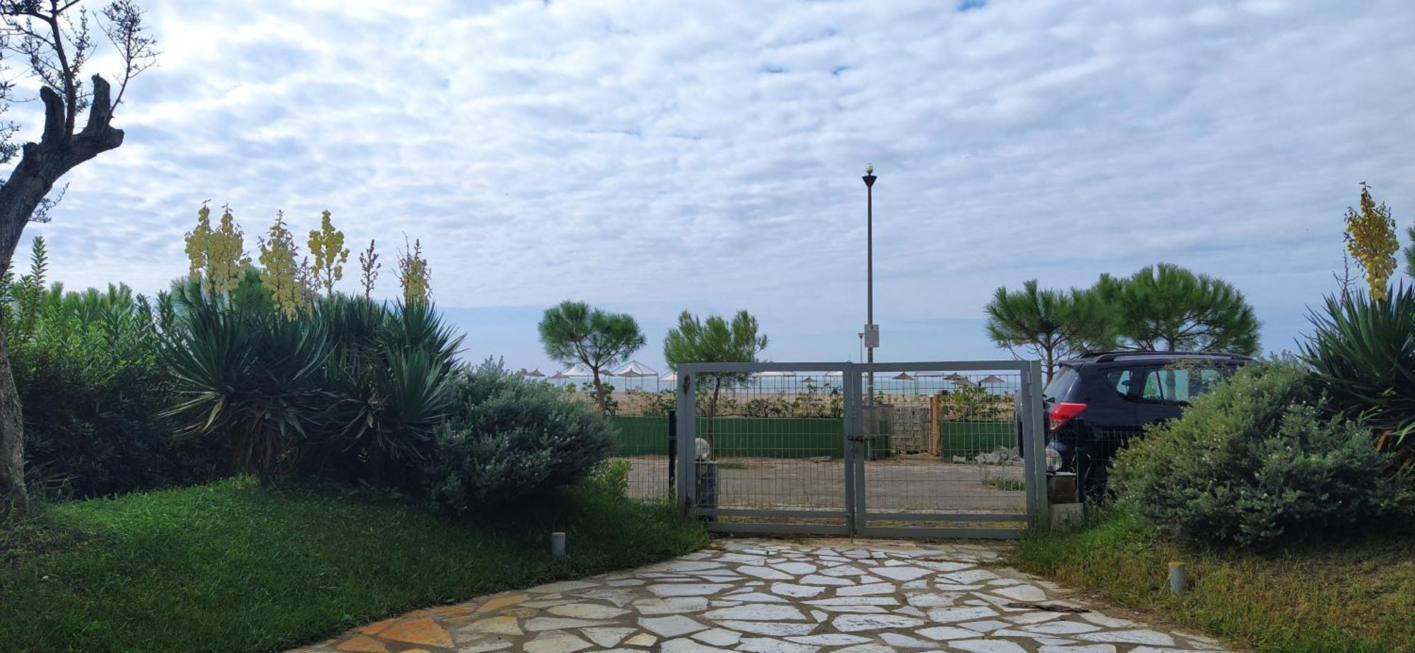 Vacation Home In Gjiri I Lalezit, Lalez, Durres Bagian luar foto